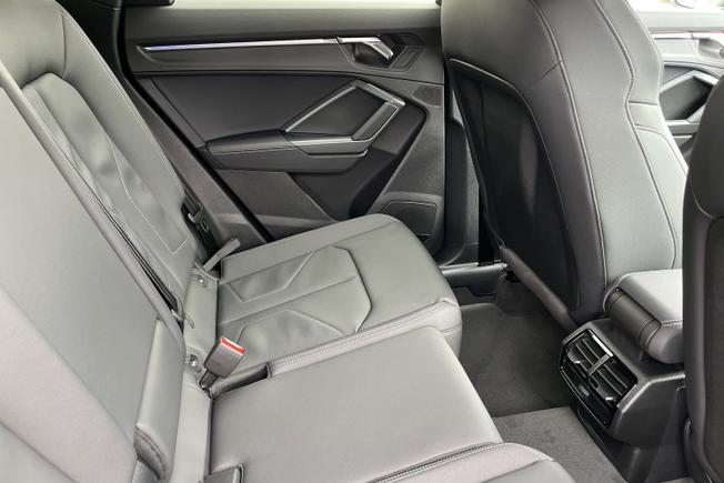 AUDI Q3 Photo 44