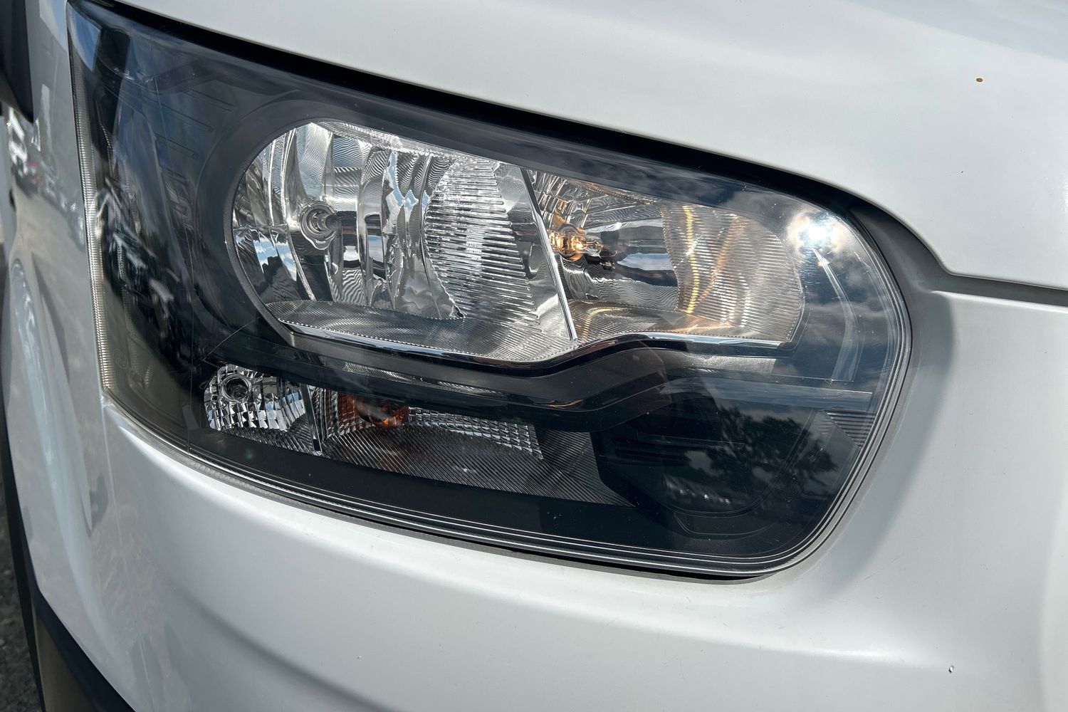 Ford TRANSIT LUTON Photo 21