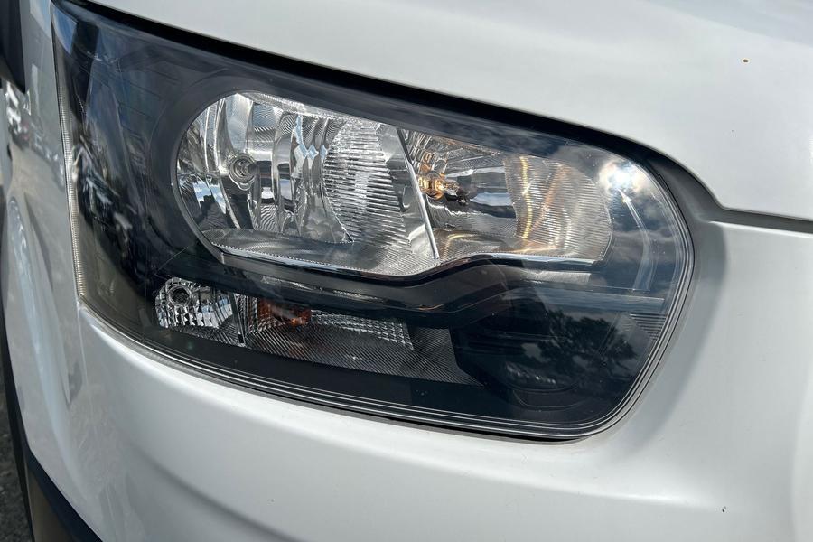 Ford TRANSIT LUTON Photo autoimg-304b6b778940141e7daabc4c3af7f759a8a1a853.jpg