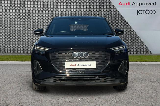 Audi Q4 e-tron Photo 8