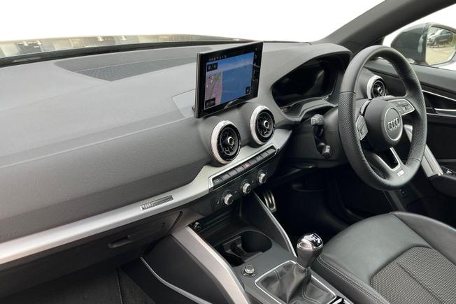 AUDI Q2 Photo 2