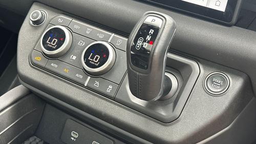 Land Rover Defender Photo autoimg-30532afb3b562d39701884734881d329981642fb.jpg