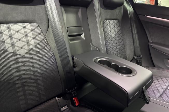 Volkswagen Golf Photo 30