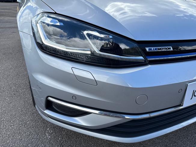 Volkswagen Golf Photo 29