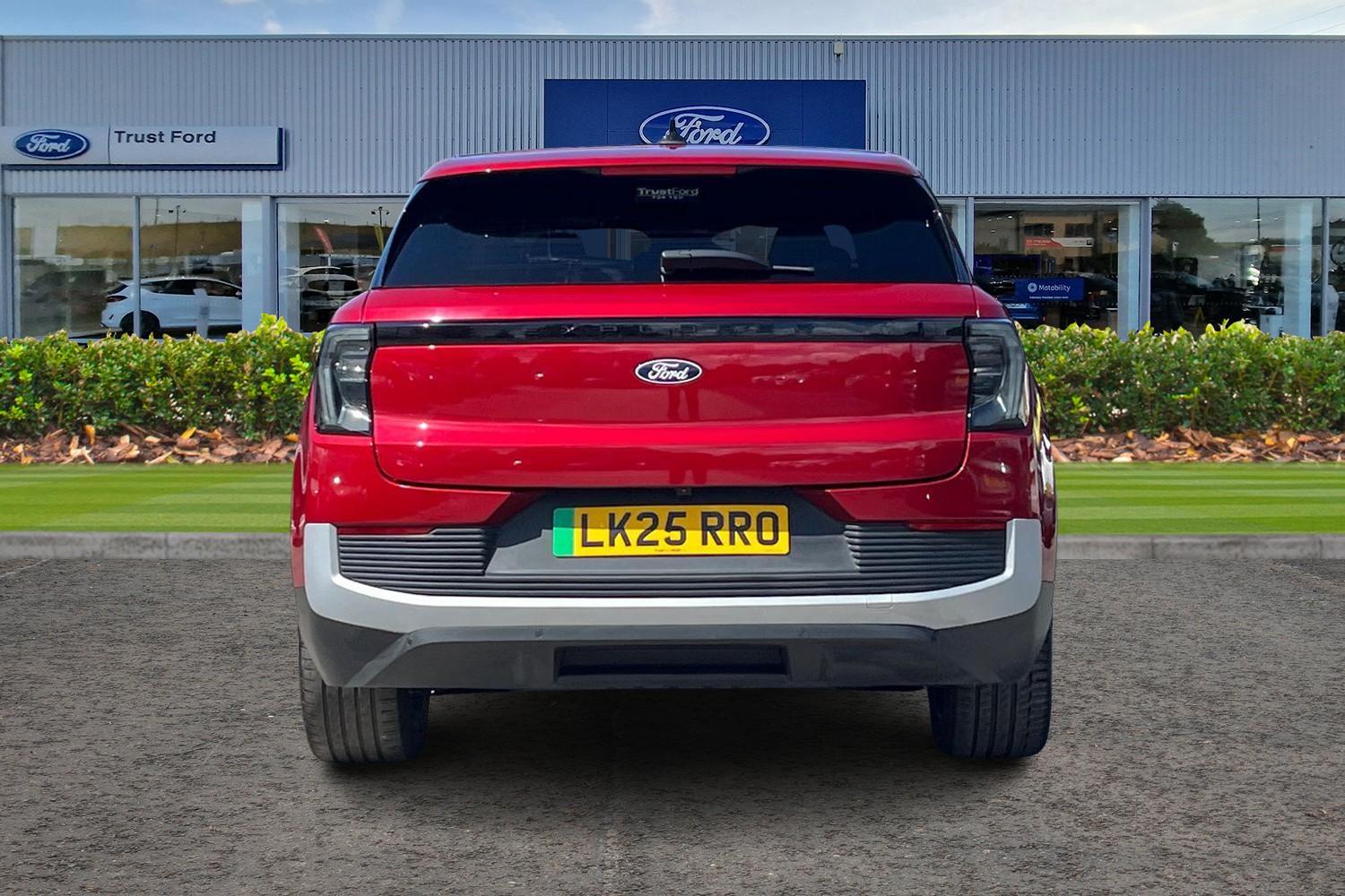 Ford Explorer Photo 6