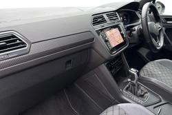 VOLKSWAGEN Tiguan Photo 2