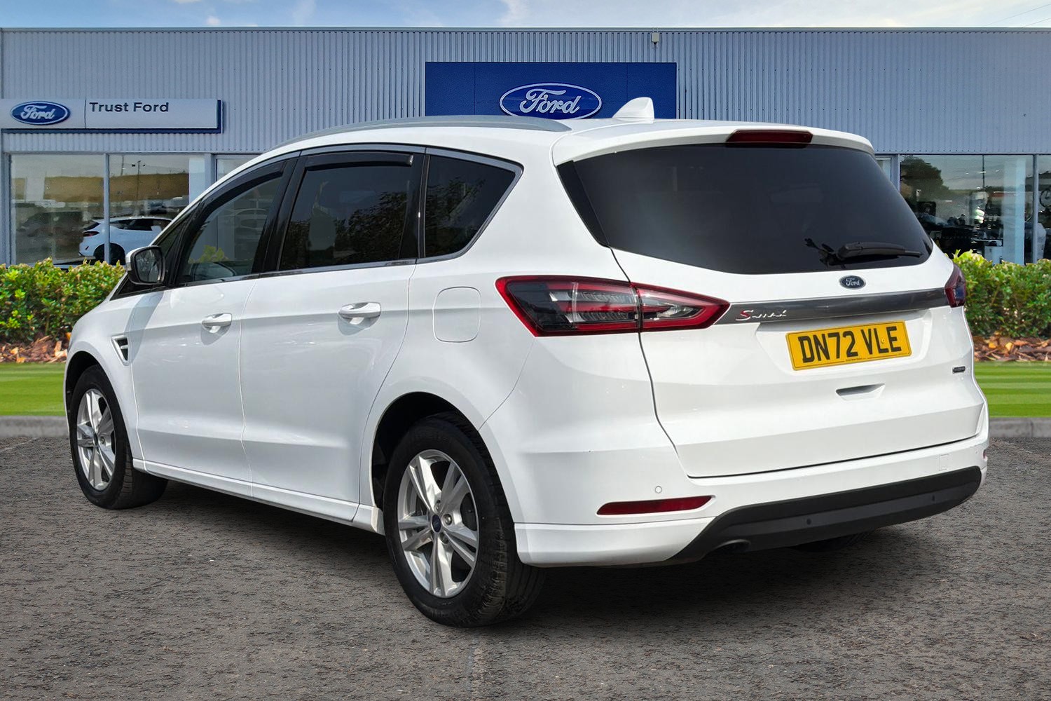 Ford S-MAX Photo 1