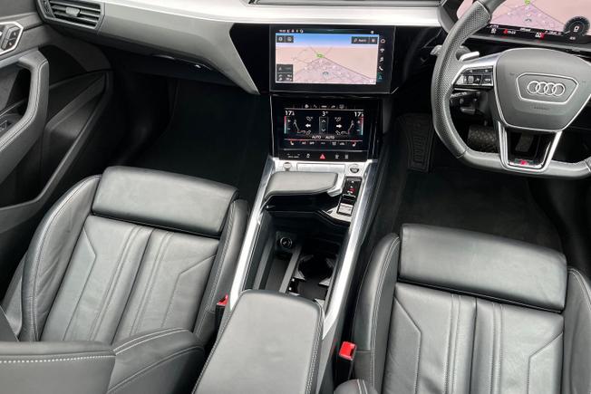 AUDI e-tron Photo 41