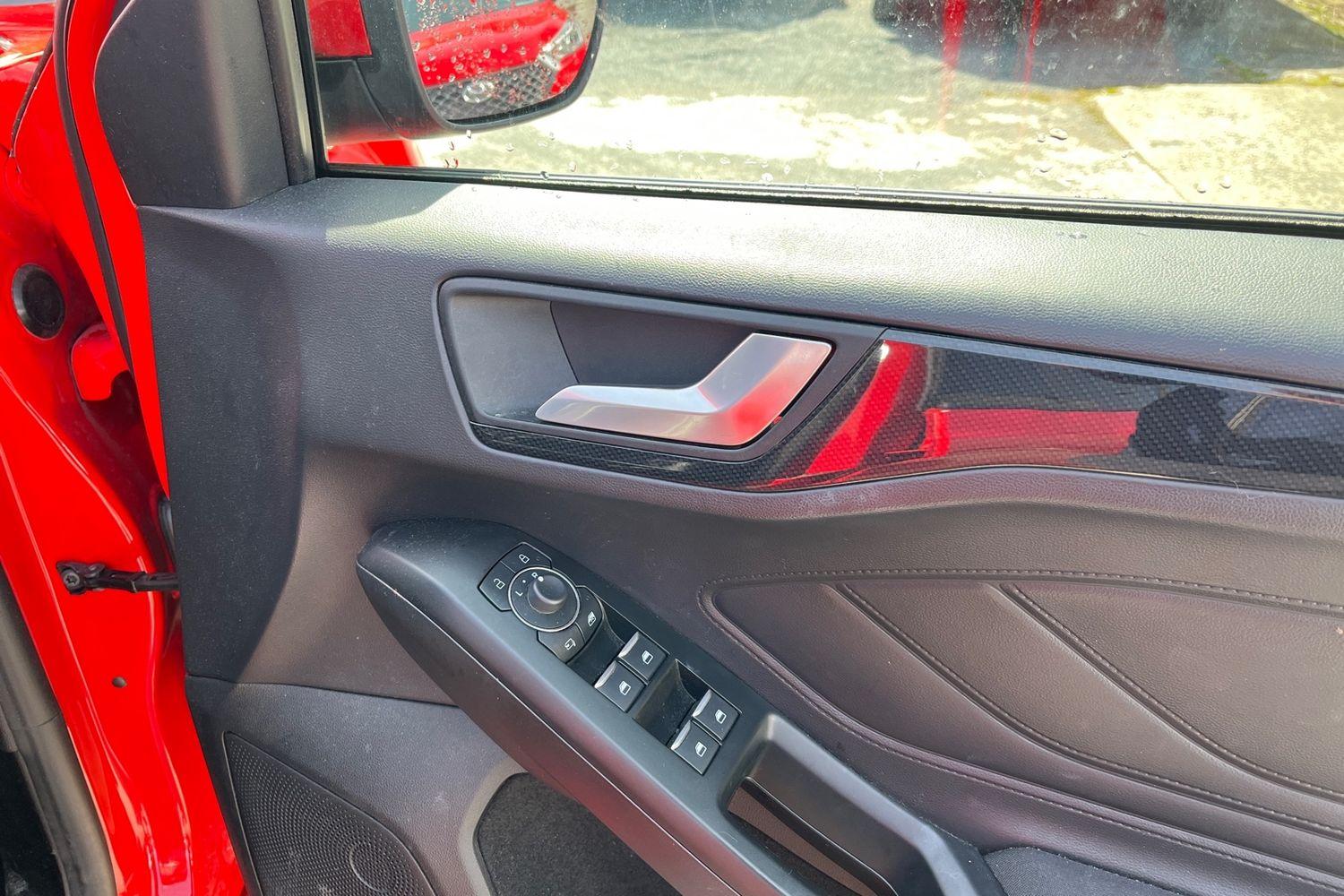 Ford FOCUS Photo 25