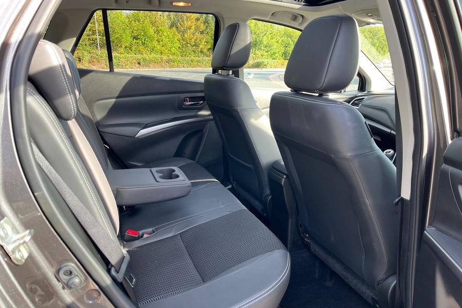 Suzuki S-Cross Photo autoimg-3064449c0dc4063f72db1b431f97866efffaf164.jpg