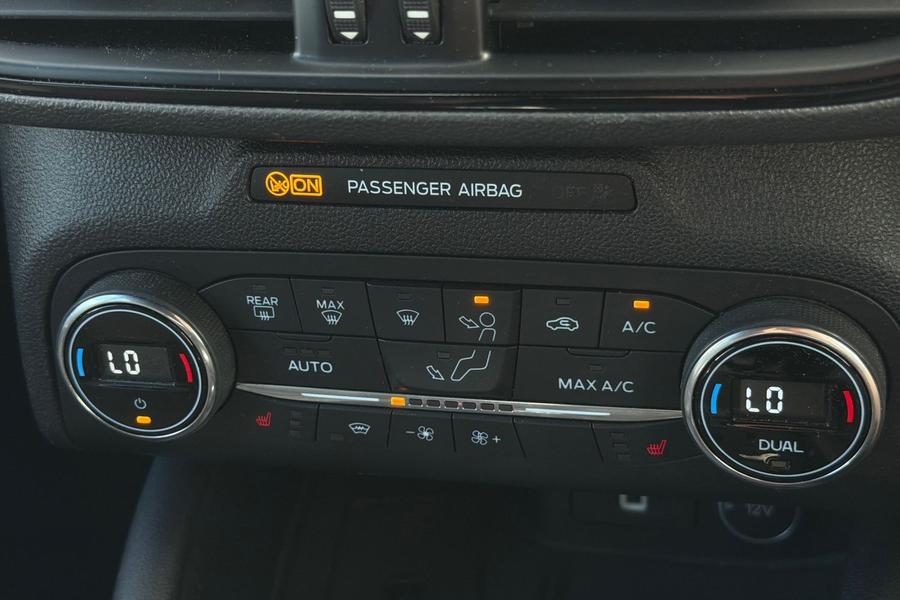 Ford FOCUS Photo autoimg-30660efb00f1a8b6e3b24c43cf4550c9f95f9f19.jpg