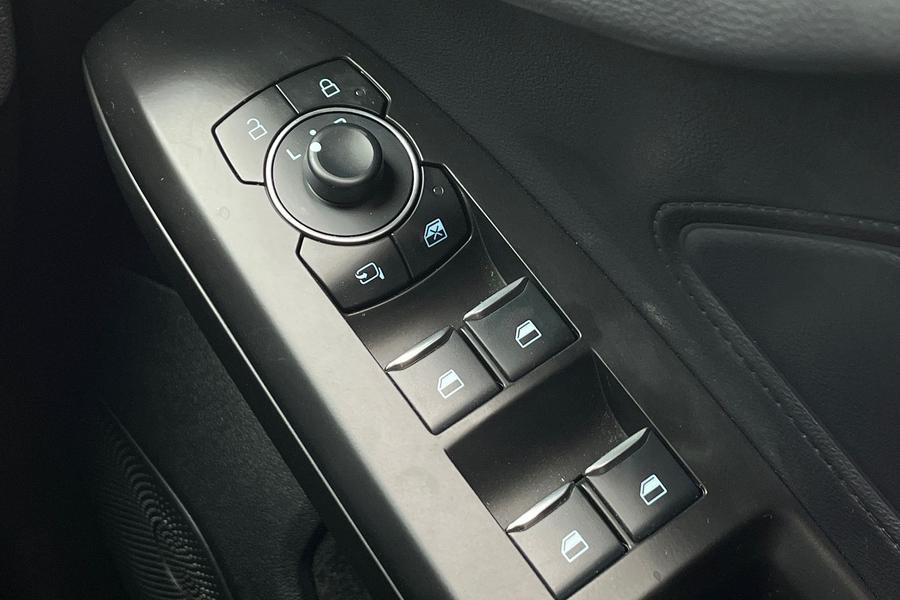 Ford Focus Photo autoimg-3067dd311f31828c517bde948b01527f306a12e7.jpg