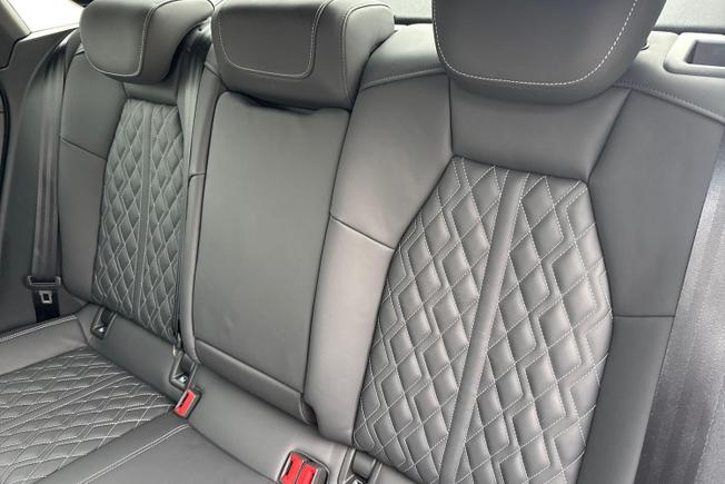 AUDI S3 Photo 9