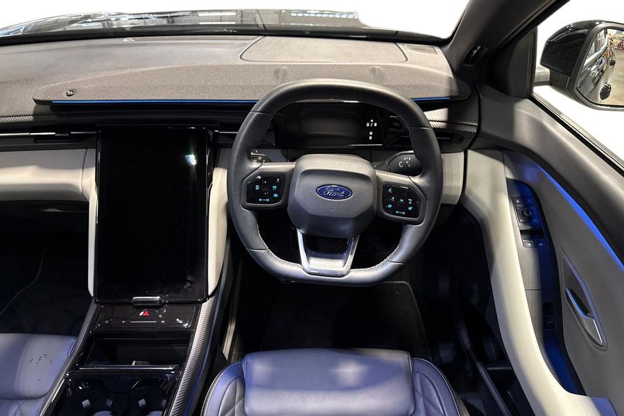 Ford Explorer Photo autoimg-306a61374a9cd4d369cf1fa8450bbffaa402d987.jpg