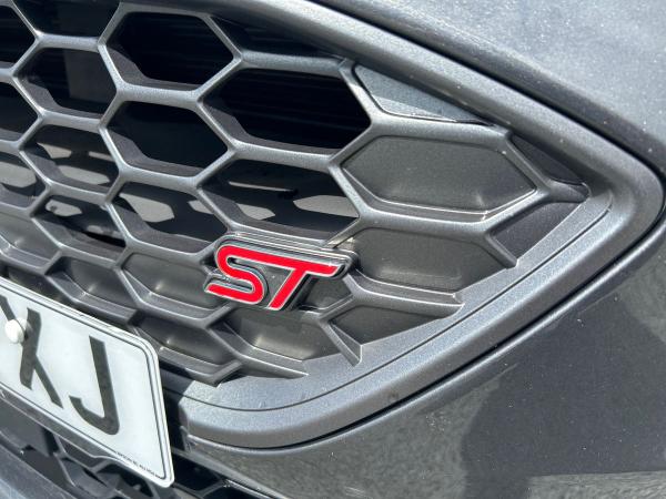 Ford Focus Photo autoimg-306c9642c5068bbecc99d99c8253831c547fd749.jpg
