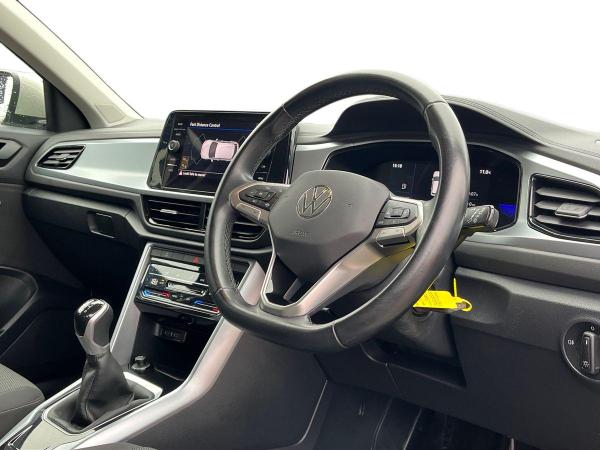 Volkswagen T-Roc Photo autoimg-30713670ababc6b1340133c317926cf9fead1791.jpg
