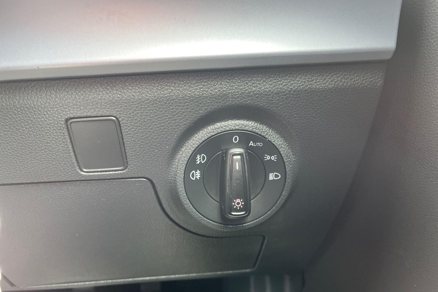 SEAT ARONA Photo 22