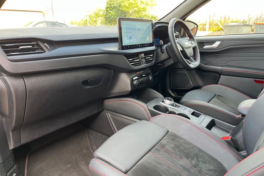 Ford Kuga Photo autoimg-3074a202ea8733f45954bd0253e1a8df30a81592.jpg