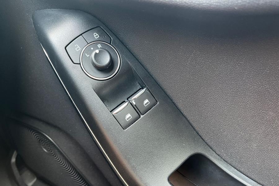 Ford FIESTA Photo autoimg-307a1b0b0d9a9f9d9b3a52995593dc3640c8ee5e.jpg