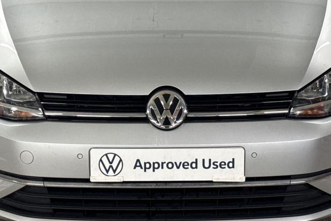 VOLKSWAGEN Golf Photo 29