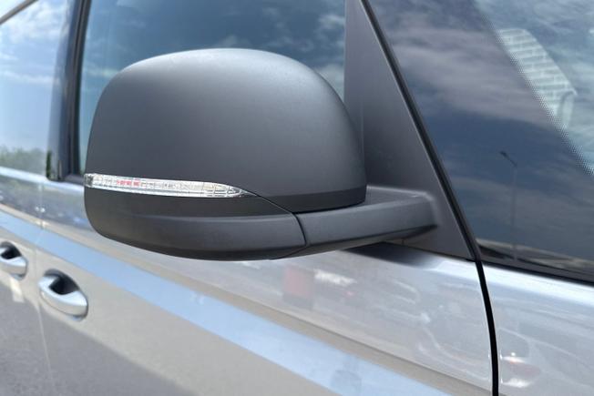 VOLKSWAGEN Id. Buzz Cargo Photo 20
