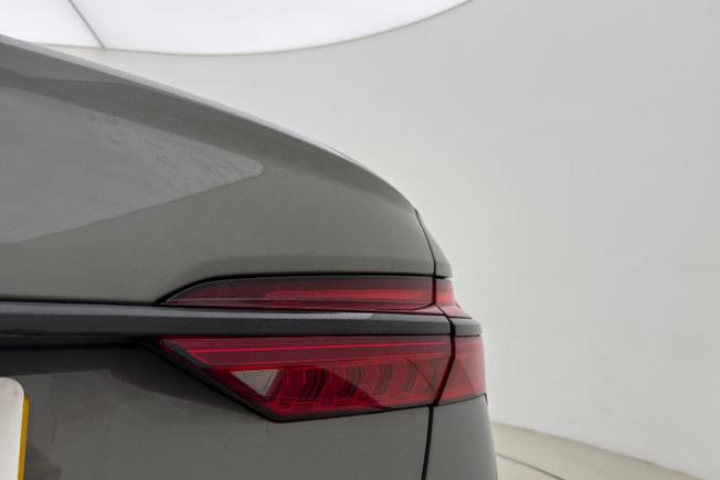AUDI A6 Saloon Photo 18