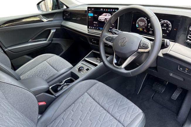 VOLKSWAGEN Tiguan Photo 6