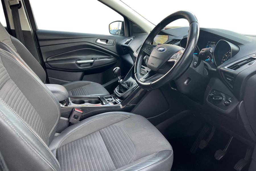 Ford KUGA Photo autoimg-307c08329457db1cda7a6c86c7f77b0b30c30ad5.jpg