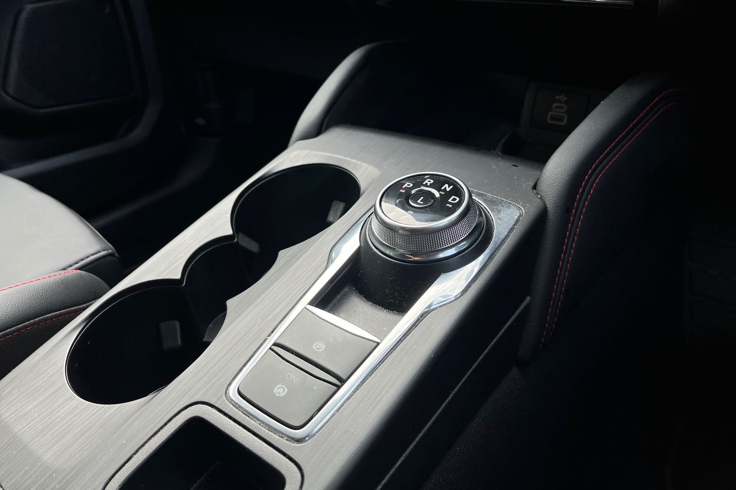 Ford KUGA Photo 34