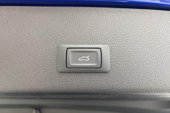 AUDI Q8 E-Tron Photo 26