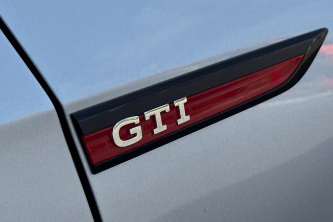 VOLKSWAGEN Golf Photo 45
