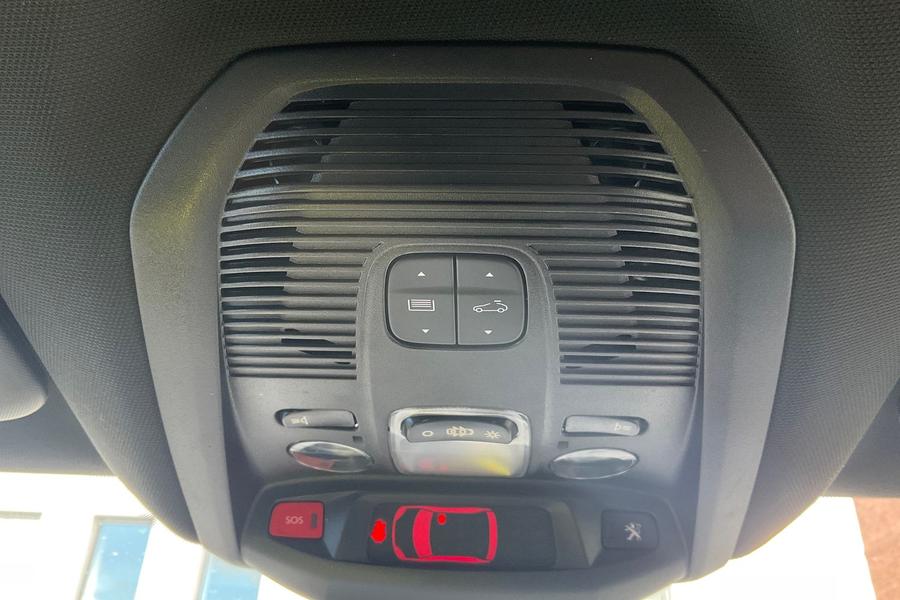 Peugeot 5008 Photo autoimg-3088340a8818b7be210e573d3da8f028d781793e.jpg