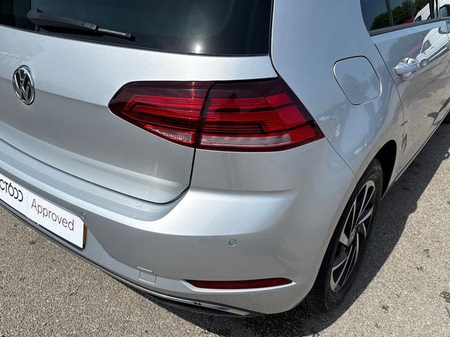 VOLKSWAGEN Golf Photo 18