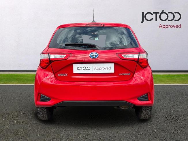 TOYOTA Yaris Photo 7