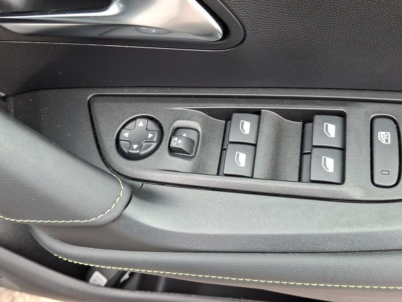 Used Peugeot 2008 KS25JJU 24
