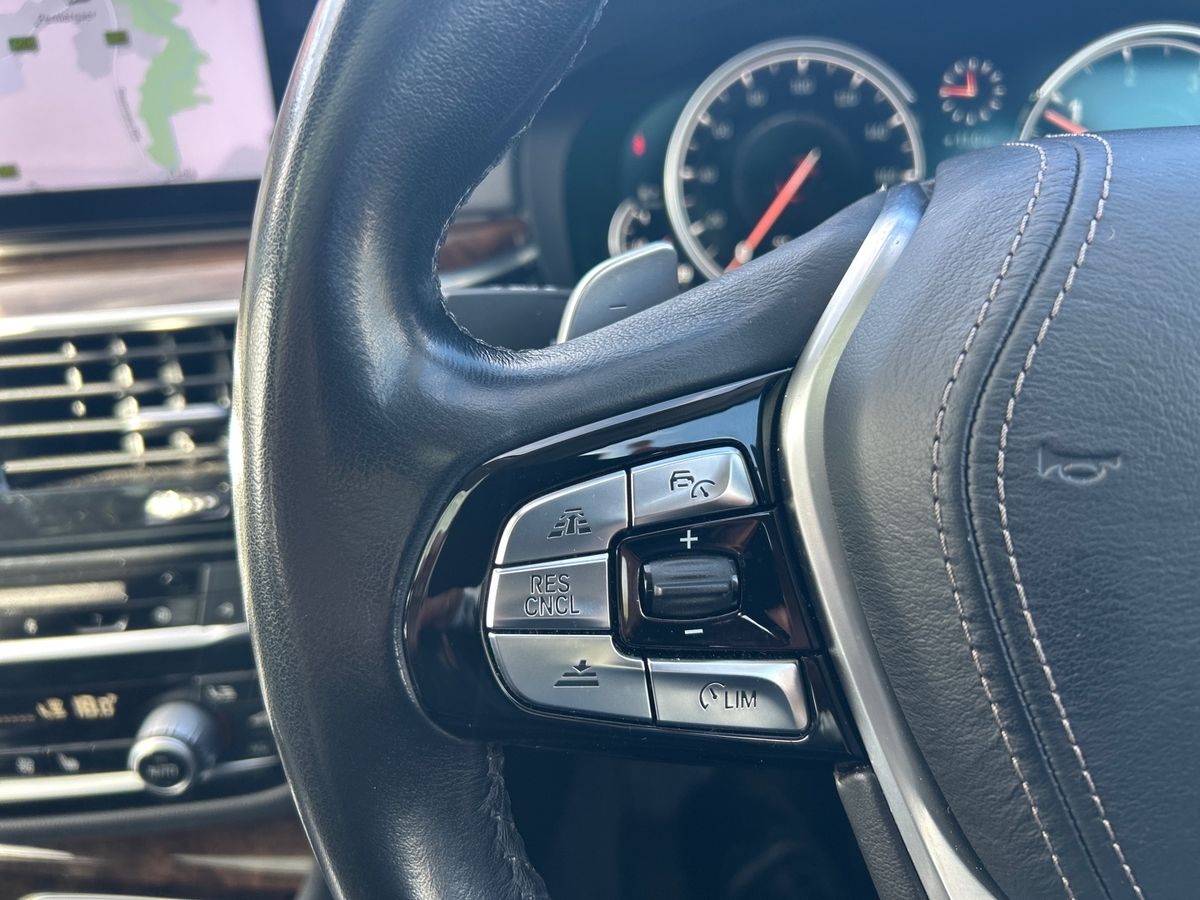 BMW 5 Series Photo 14