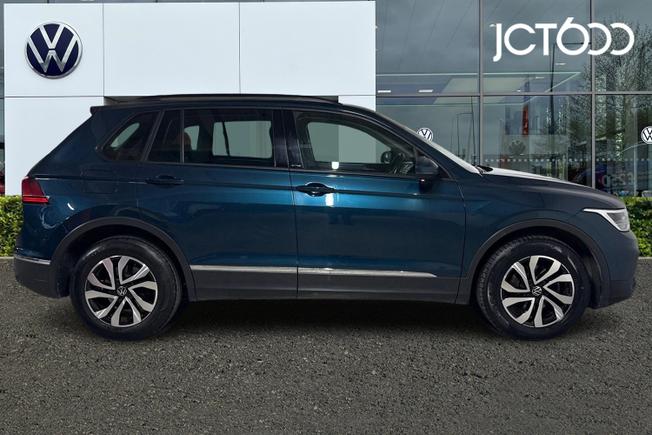 VOLKSWAGEN Tiguan Photo 4