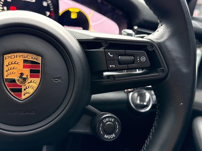 PORSCHE Panamera Photo 17