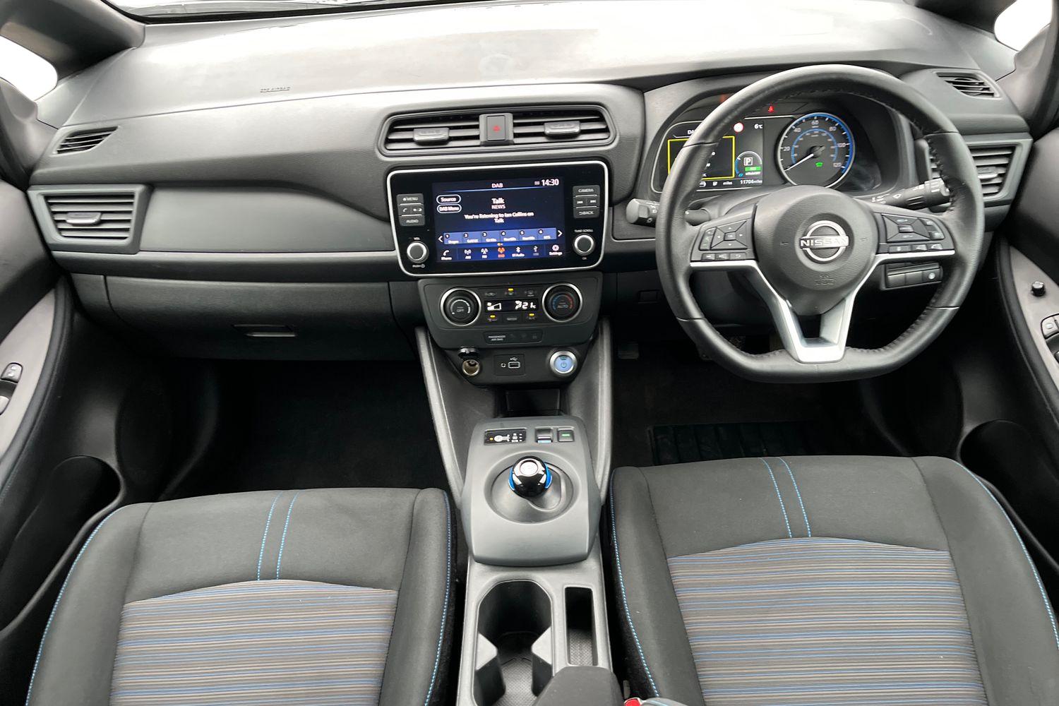 Nissan LEAF Photo 9