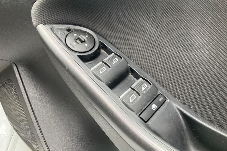 Ford FOCUS Photo autoimg-3097a9cc1beaa5f144826f964dbfa34d1f7dbb36.jpg