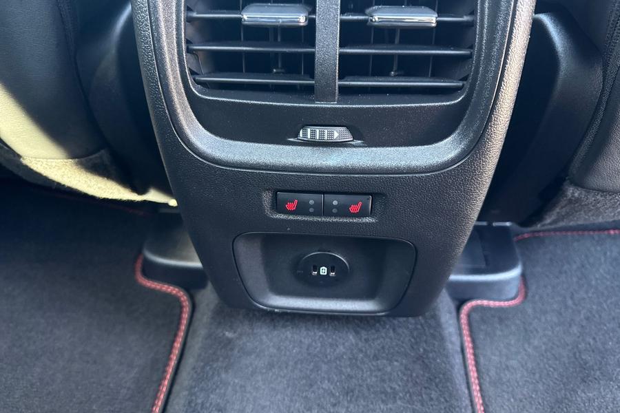 Ford KUGA Photo autoimg-30980554143d94a2c2b4e927b19459d415366347.jpg