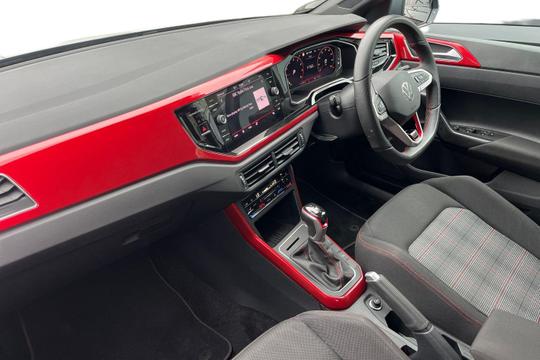 Volkswagen Polo Photo autoimg-309ec0932251aa11feb251b6998983efd7873915.jpg