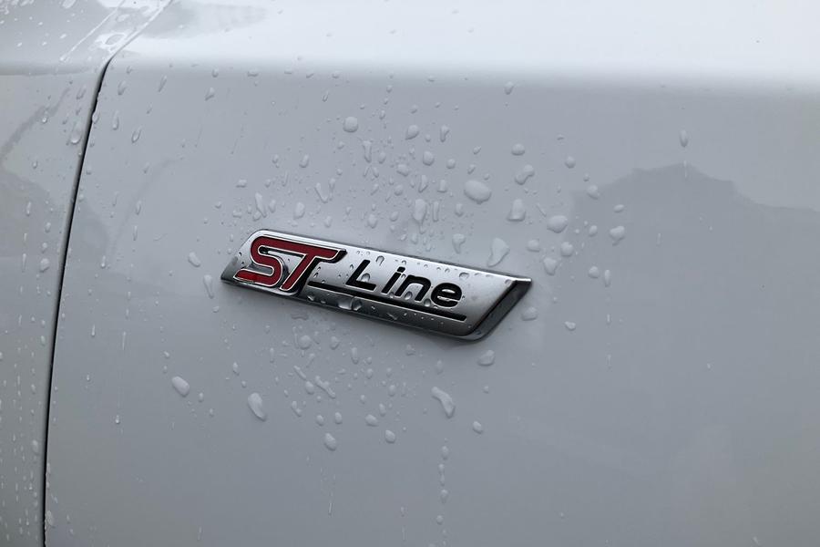 Ford Focus Photo autoimg-30a54069202797c3a35bbaea3a633adda331d665.jpg