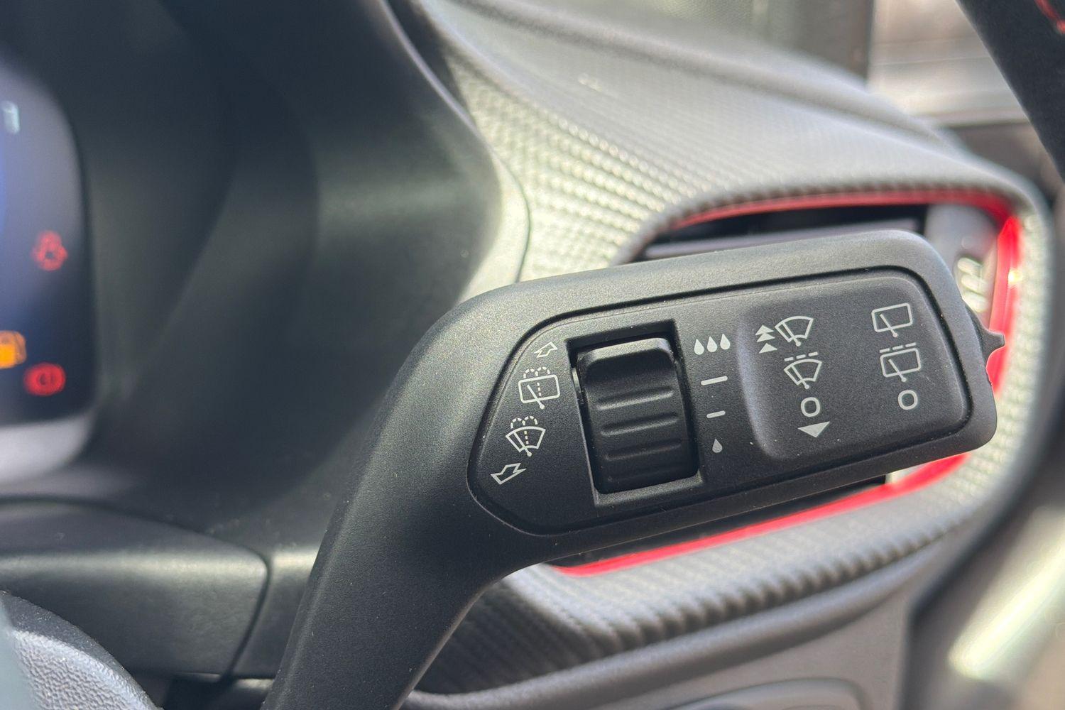 Ford FIESTA Photo 14