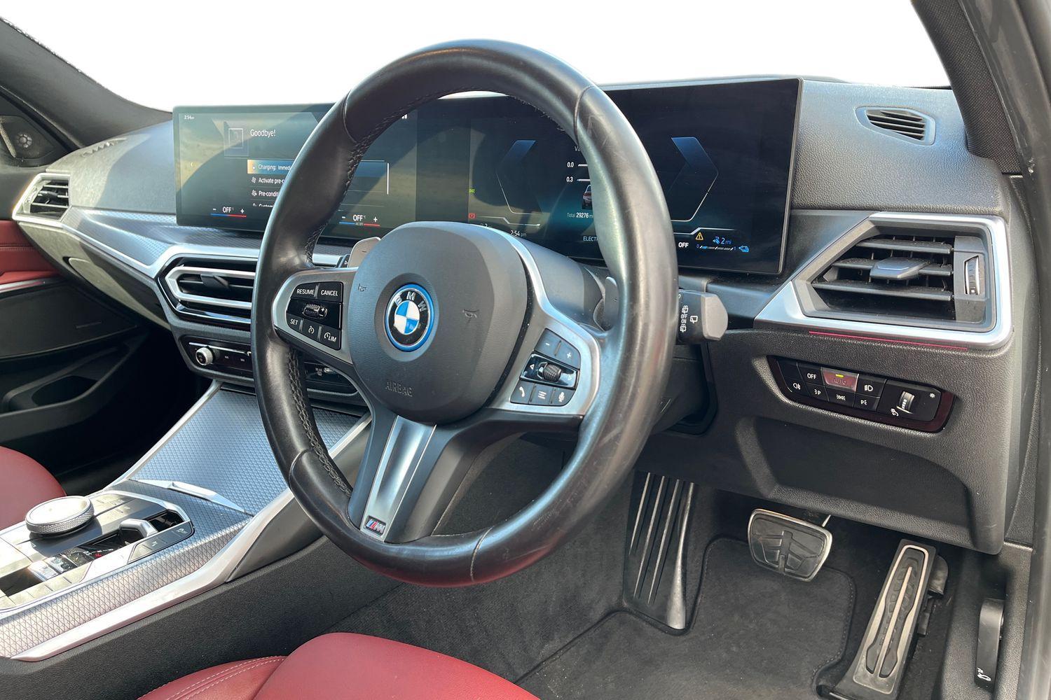 BMW 3 Series Photo 8