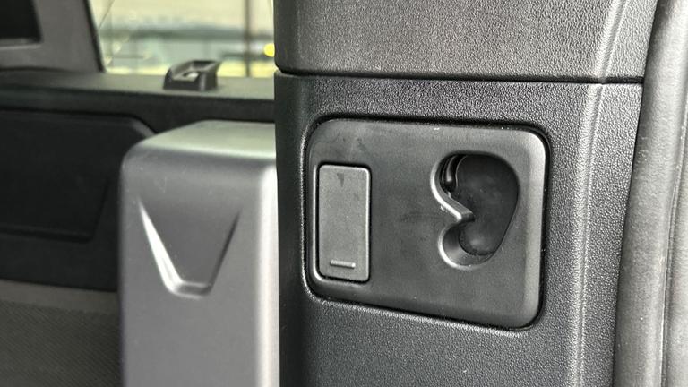 Used Land Rover Defender WF72FRC 27