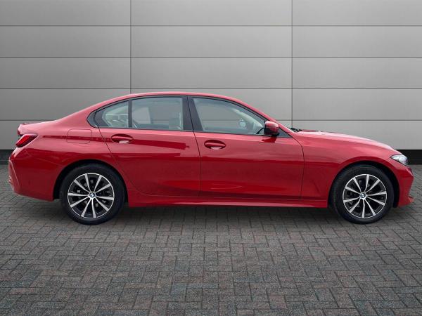 BMW 3 Series Photo autoimg-30a793dd7b160c36743edf159ca1d84af1388f30.jpg