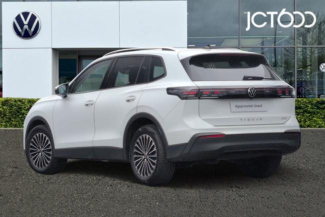 VOLKSWAGEN Tiguan Photo 3