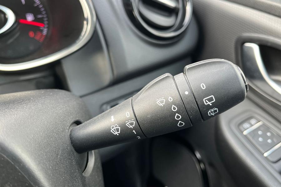 Renault CLIO Photo autoimg-30b347fcdcbd48d7b8c6fefcd13b07dad1e1ca3c.jpg
