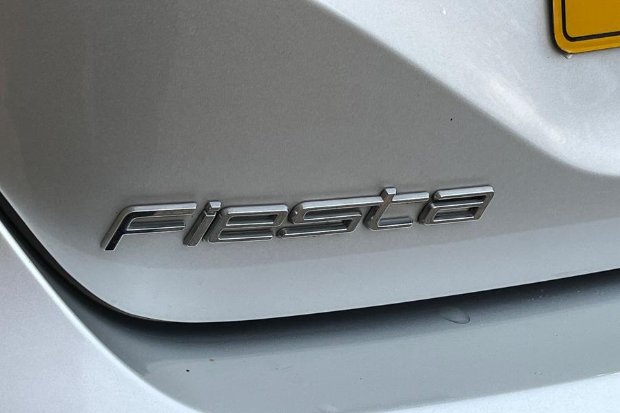 Ford FIESTA Photo autoimg-30b796e0e8b820401afbe4f35e9bf1ce1a499138.jpg